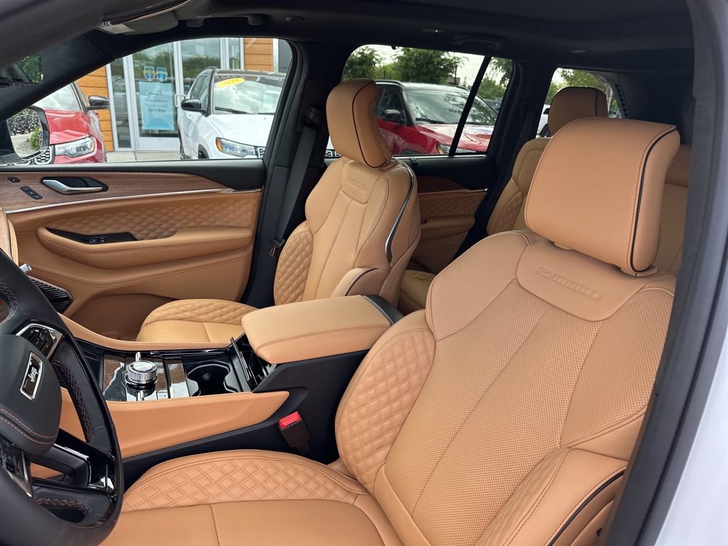 New 2026 Jeep Grand Cherokee Summit AWD/4WD image 22