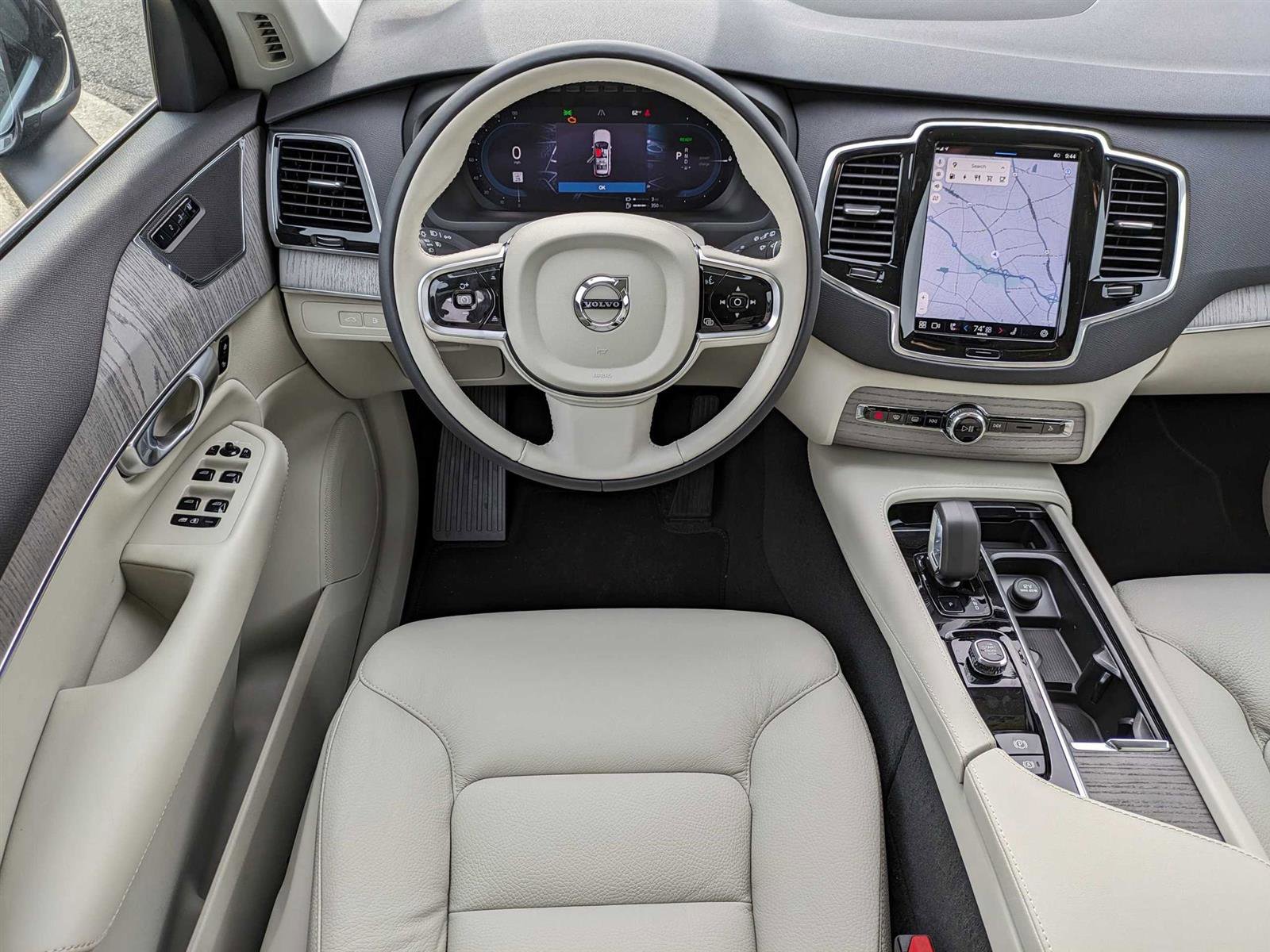 New 2024 Volvo XC90 T8 Plus image 38