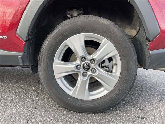 Used 2021 Toyota RAV4 XLE w/ XLE Grade Weather Package image 9
