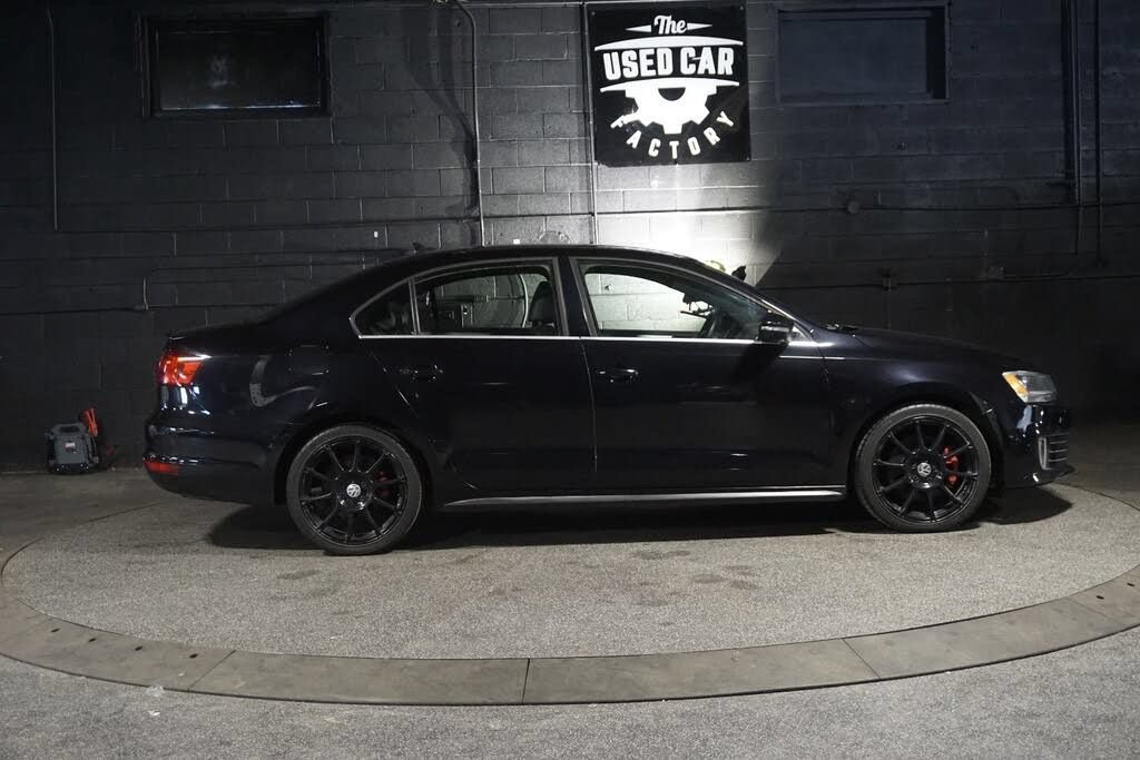 Used 2012 Volkswagen Jetta GLI FWD image 7