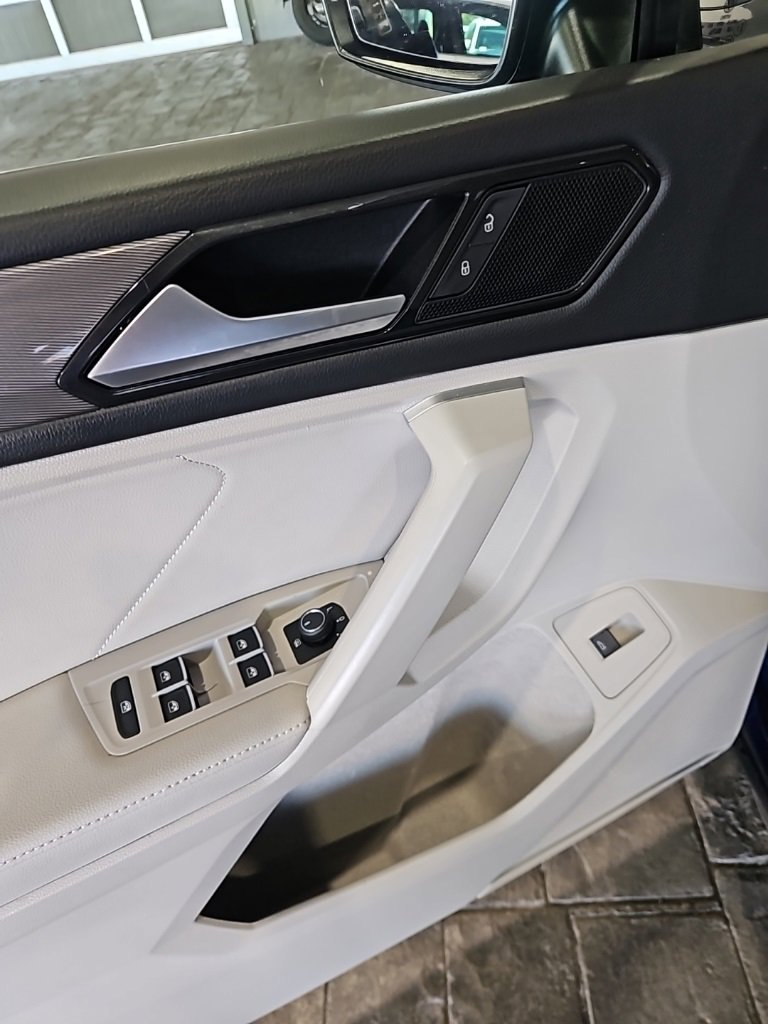 Certified 2024 Volkswagen Tiguan SE w/ Panoramic Sunroof Package image 27