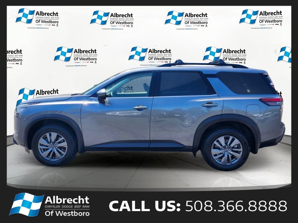 Used 2024 Nissan Pathfinder SV w/ SV Premium Package AWD/4WD image 2
