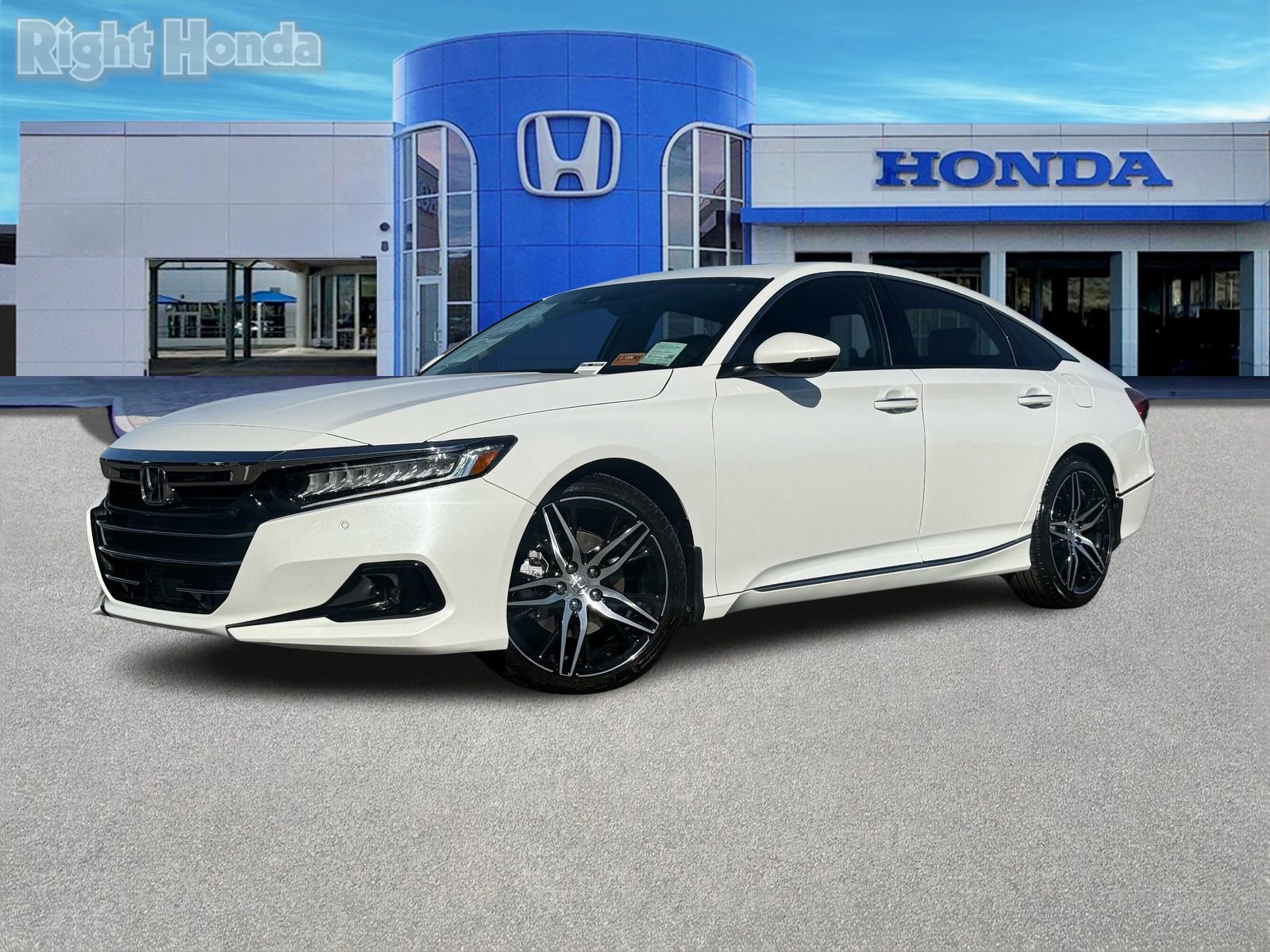 Used 2022 Honda Accord Touring image 2