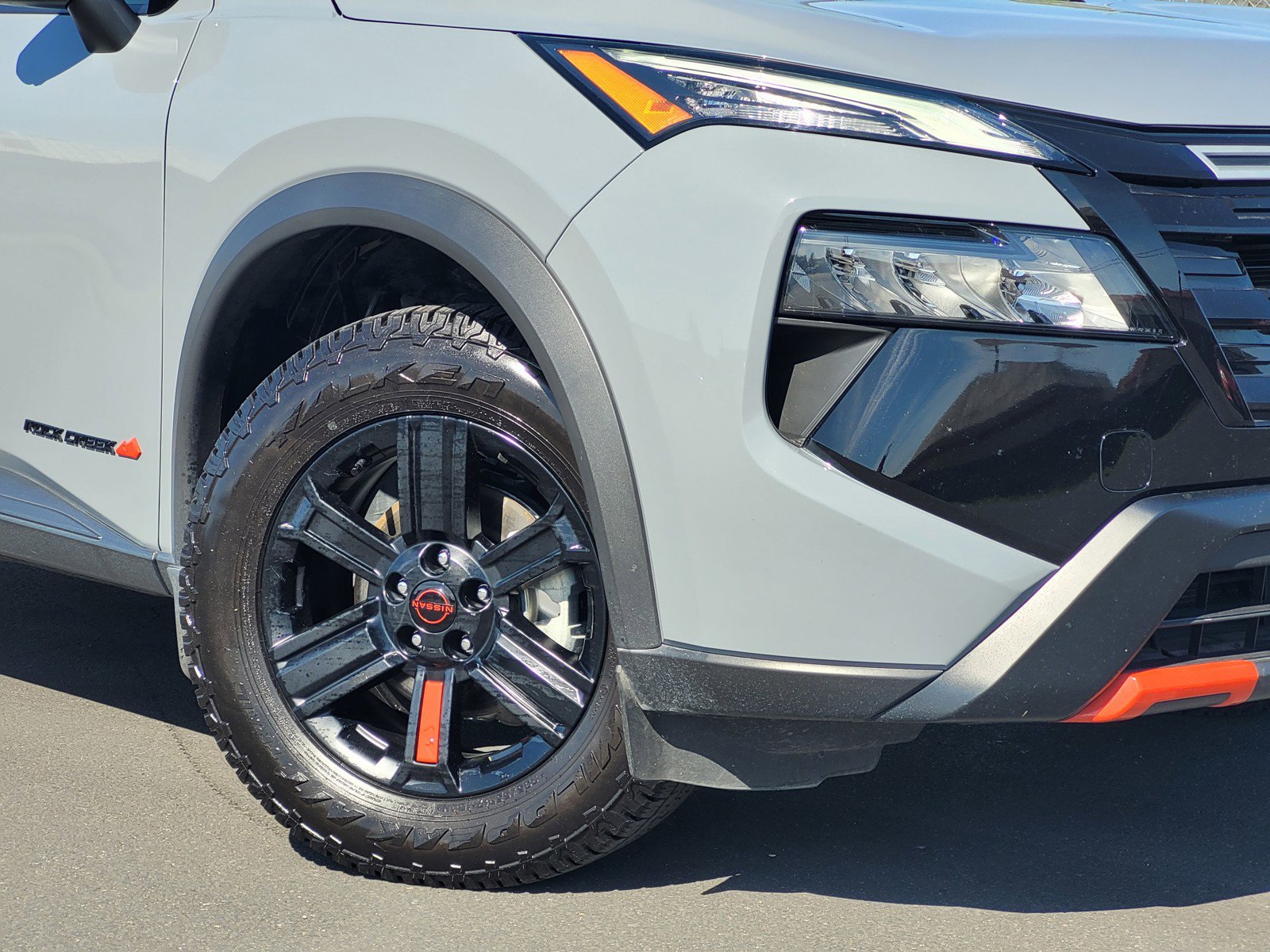 Certified 2025 Nissan Rogue SV AWD/4WD image 3