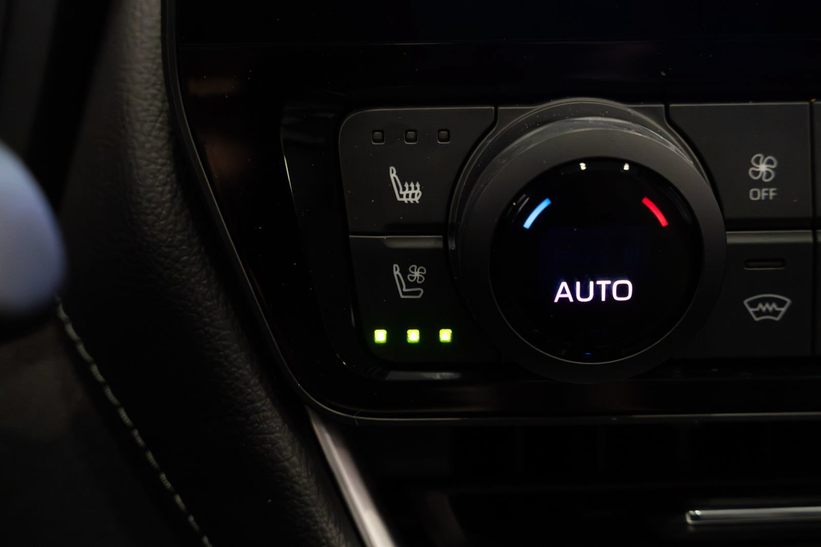 Used 2024 Toyota Grand Highlander AWD image 11