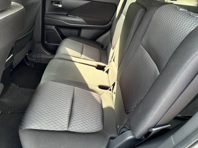 Used 2014 Mitsubishi Outlander SE AWD/4WD image 10
