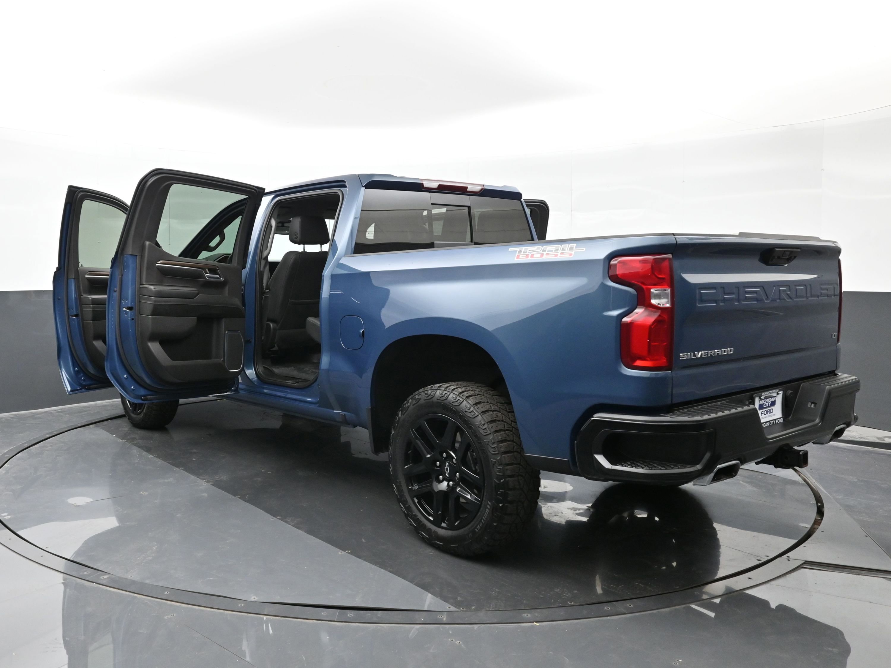 Used 2024 Chevrolet Silverado 1500 LT Trail Boss w/ Convenience Package II image 31