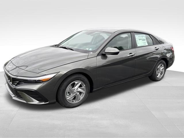 New 2026 Hyundai Elantra SE FWD image 1