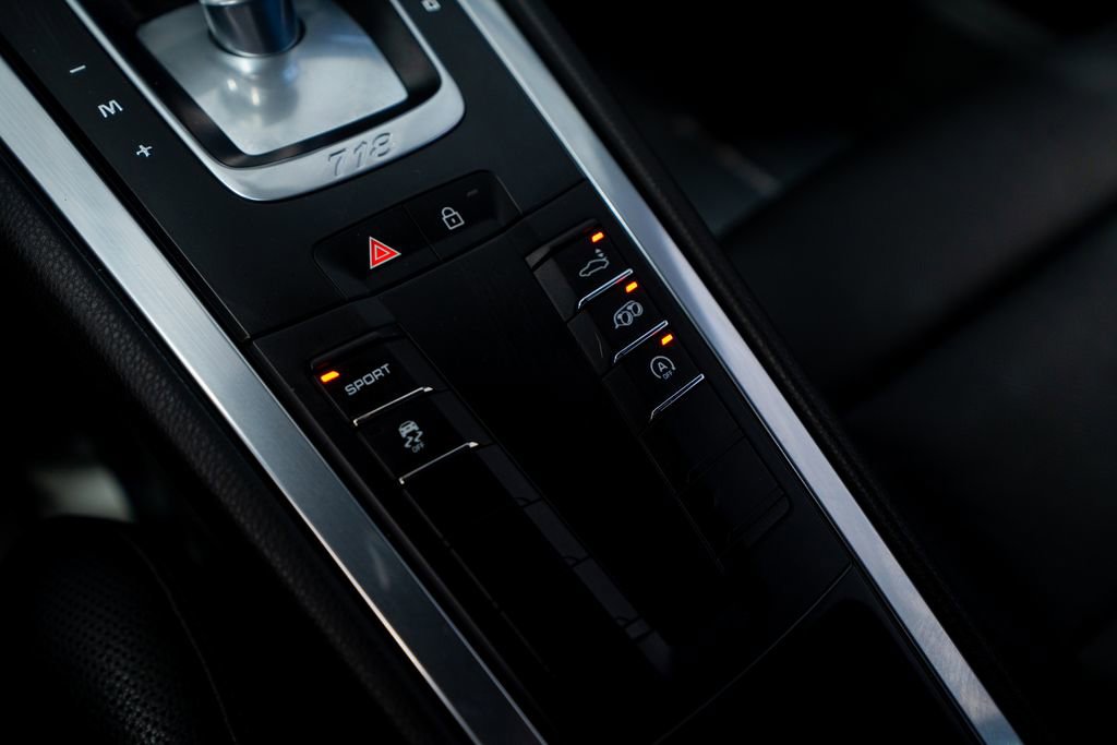 Used 2019 Porsche 718 Cayman RWD image 37