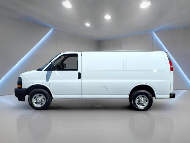 Used 2023 Chevrolet Express 3500 w/ Driver Convenience Package RWD image 10