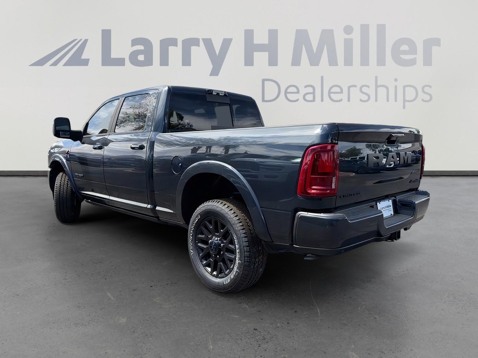New 2026 RAM 2500 Limited AWD/4WD image 3
