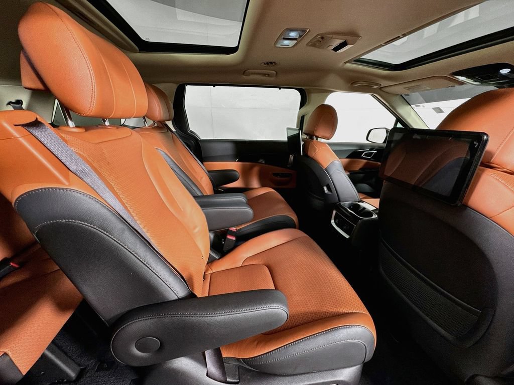 Used 2022 Kia Carnival SX Prestige FWD image 31