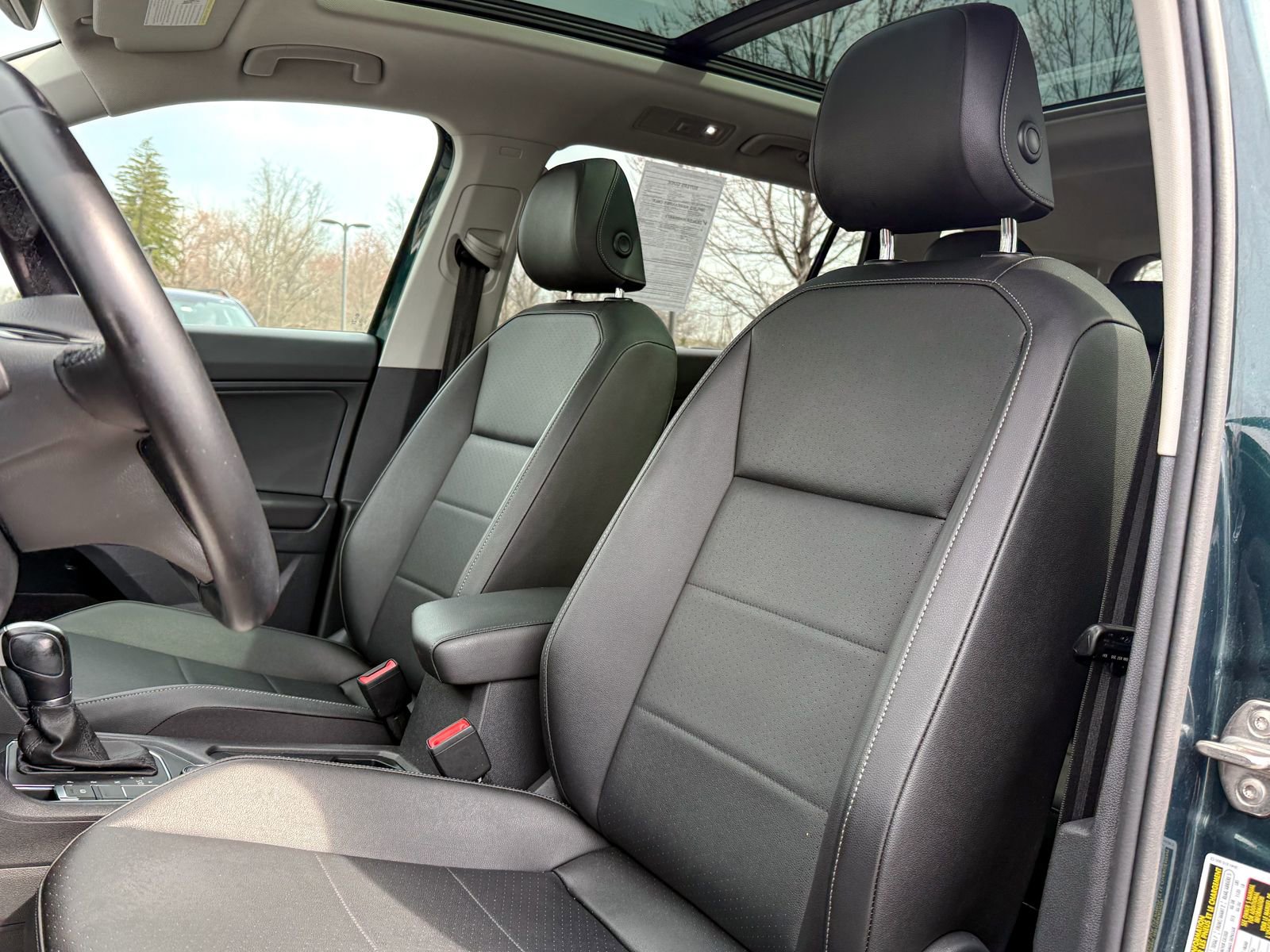 Used 2019 Volkswagen Tiguan SE w/ Panoramic Sunroof Package AWD/4WD image 16