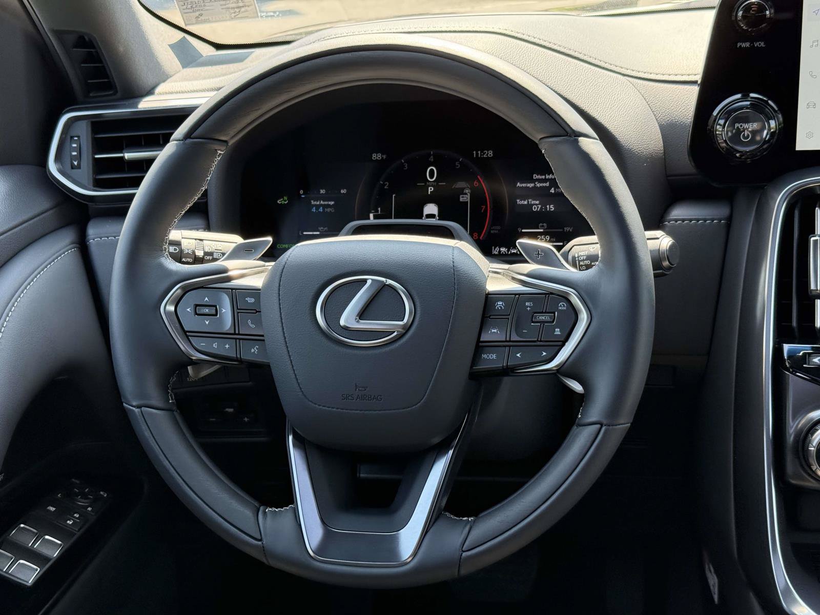 Used 2025 Lexus LX 700h Luxury AWD/4WD image 9