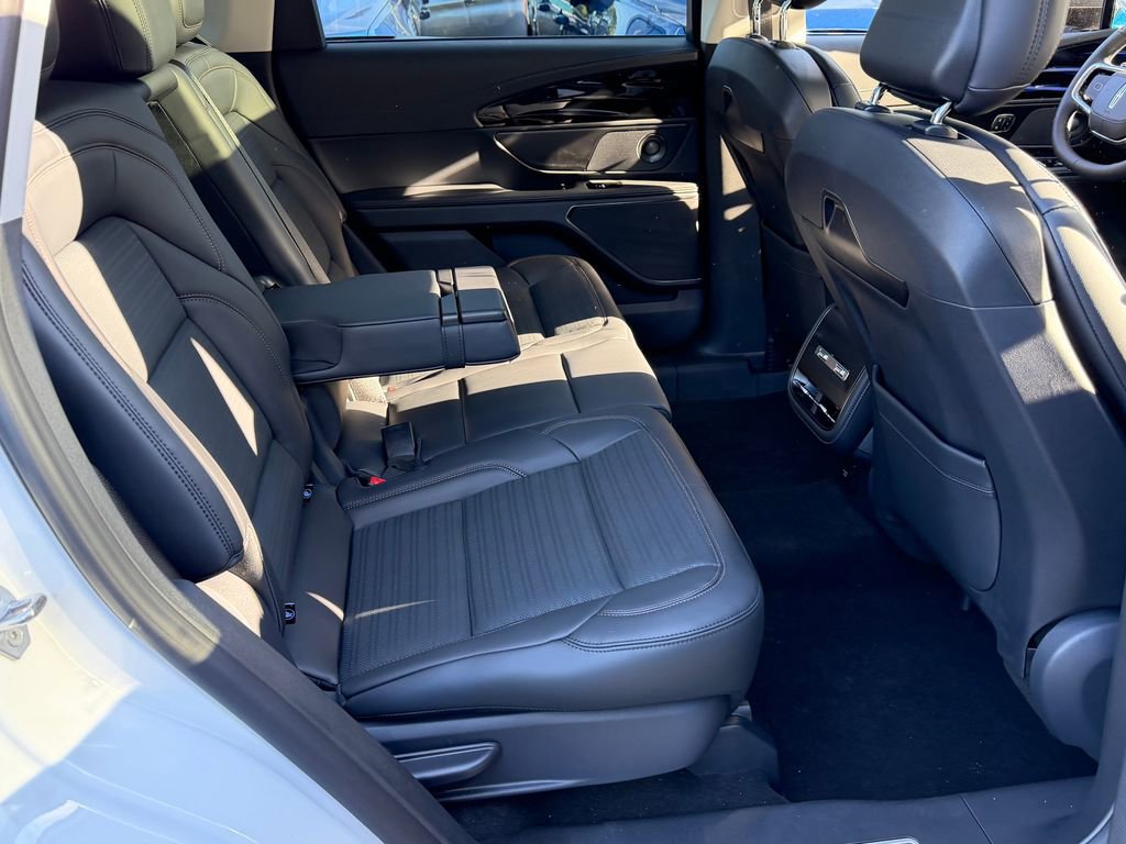 New 2026 Lincoln Nautilus Reserve w/ Jet Appearance Package AWD/4WD image 10