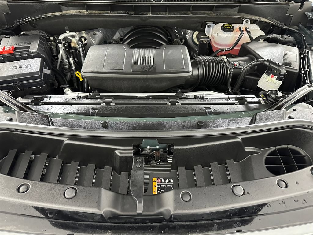 Used 2026 GMC Yukon AT4 w/ LPO, Floor Liner Package AWD/4WD image 40