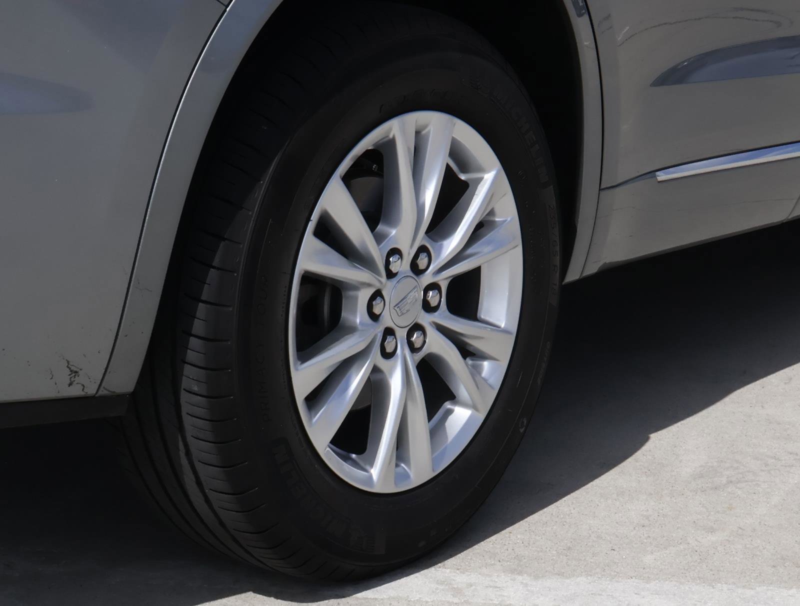 Certified 2024 Cadillac XT6 Luxury FWD image 12