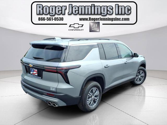 Used 2025 Chevrolet Traverse LT w/ Driver Confidence Package FWD image 4