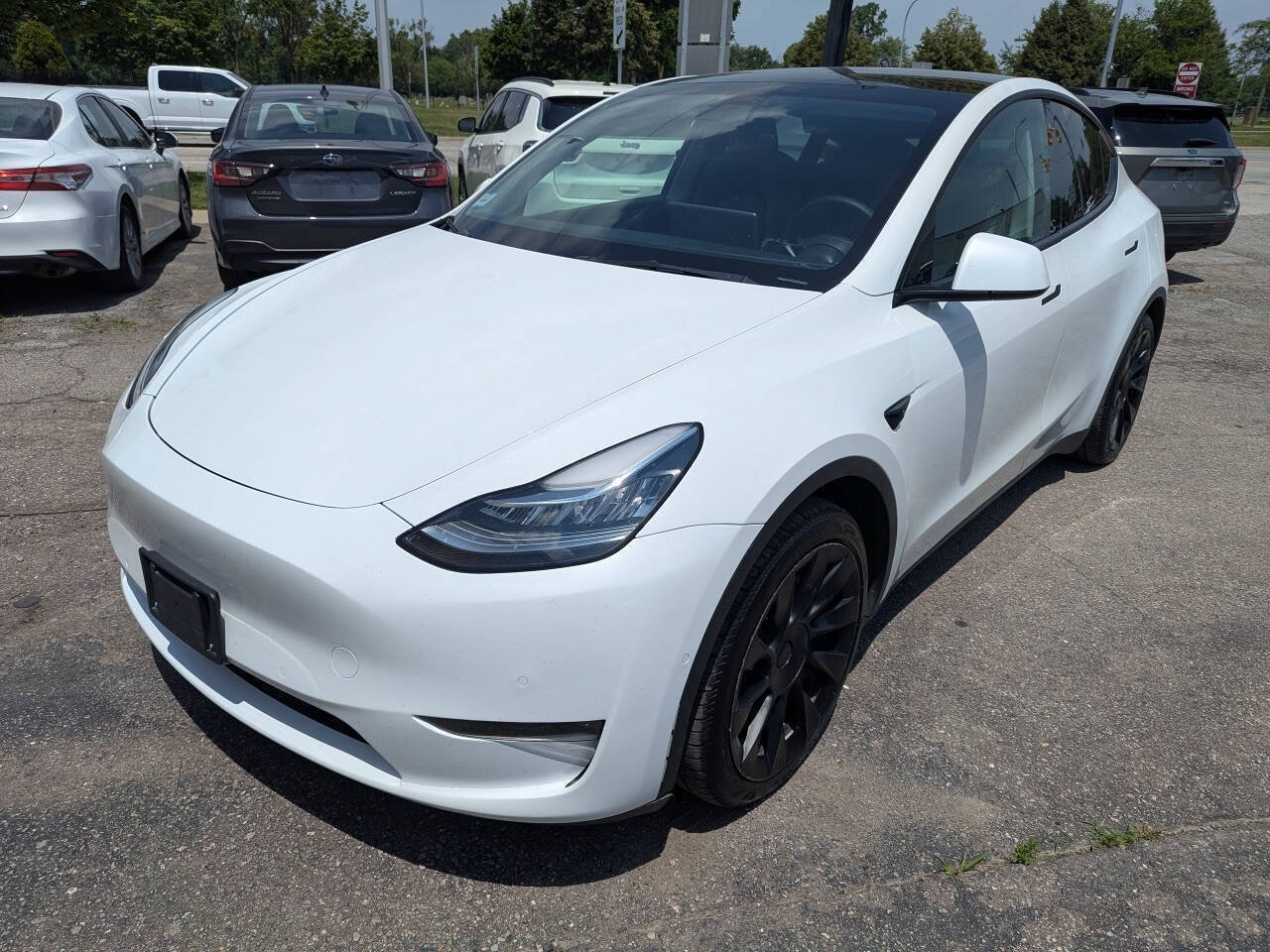 Used 2021 Tesla Model Y Long Range AWD/4WD image 3