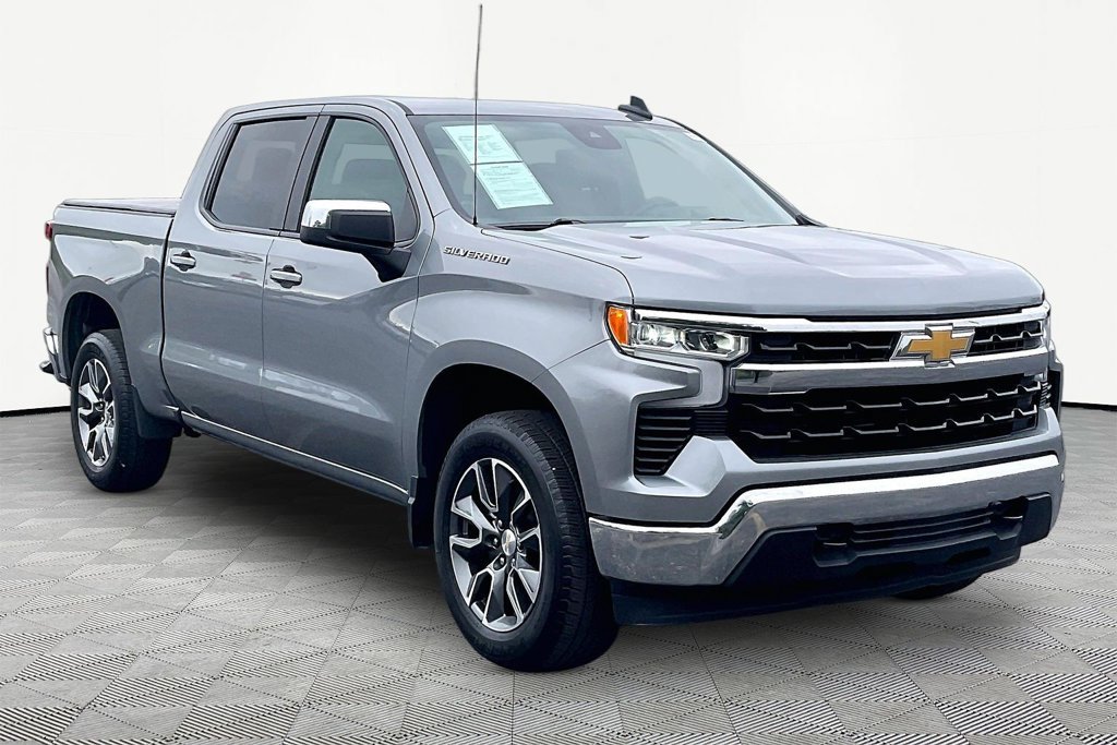 Used 2024 Chevrolet Silverado 1500 LT AWD/4WD image 3