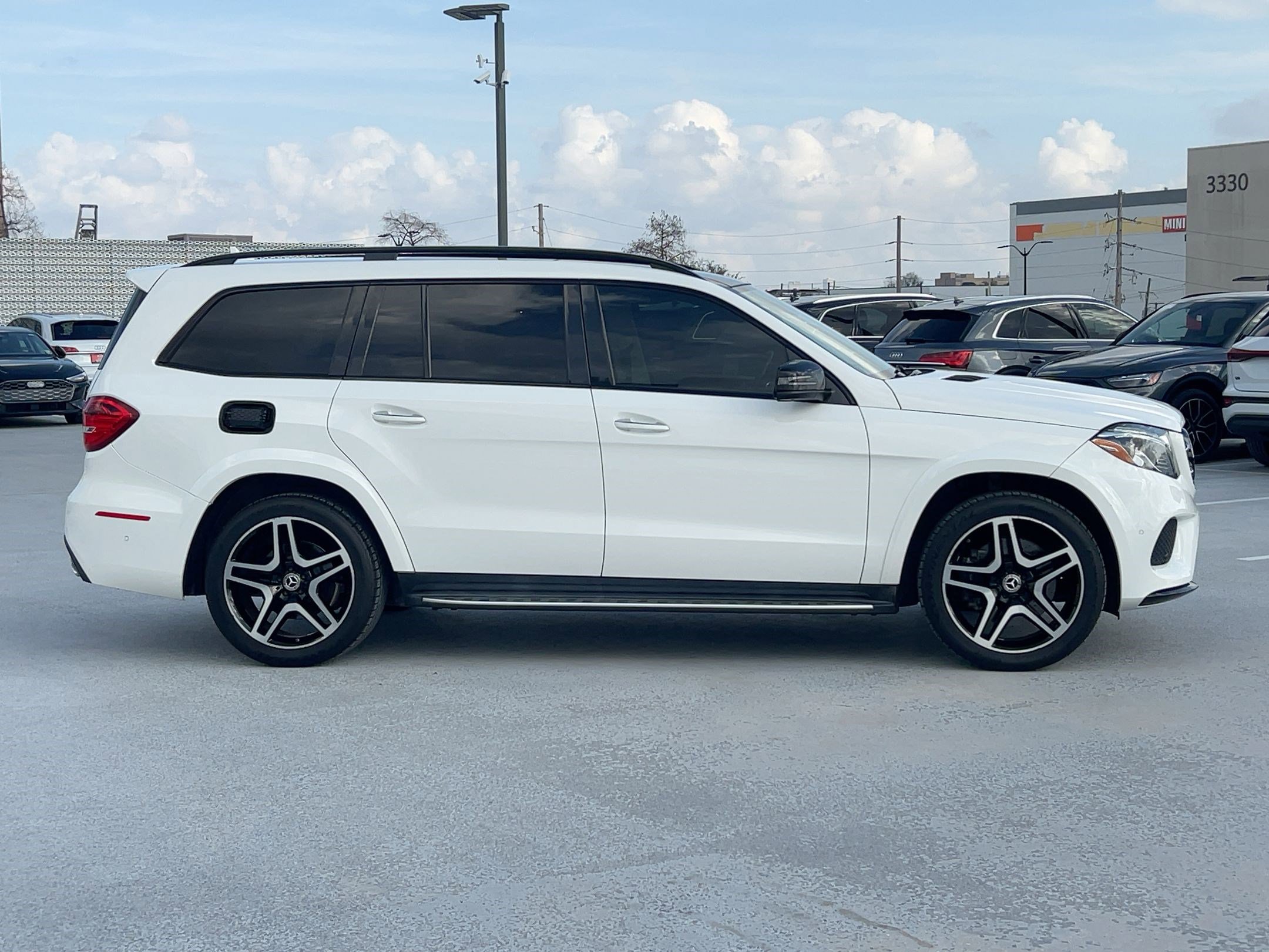 Used 2019 Mercedes-Benz GLS 550 4MATIC w/ Driver Assistance Package image 8