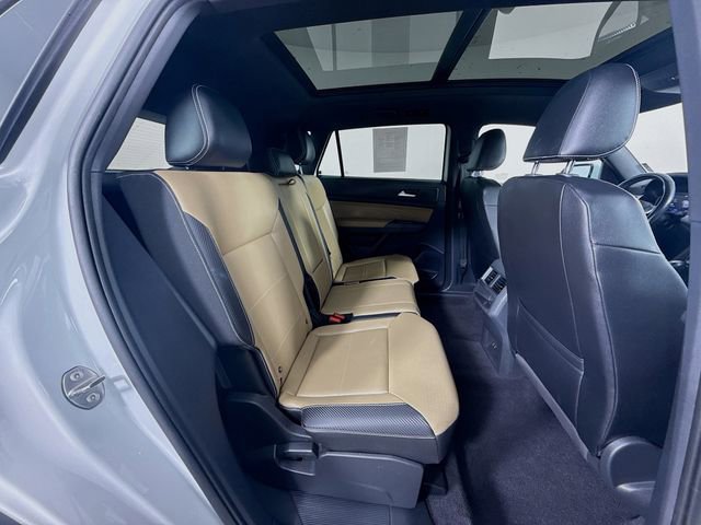 Used 2021 Volkswagen Atlas Cross Sport SEL R-Line image 27