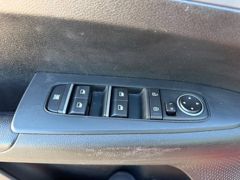 Used 2019 Kia Forte LXS FWD image 16
