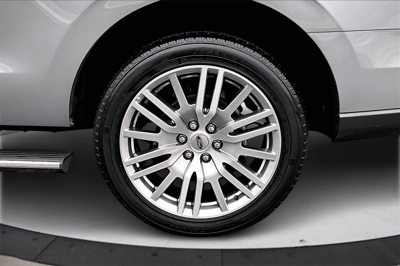 Used 2024 Ford Expedition Limited image 37