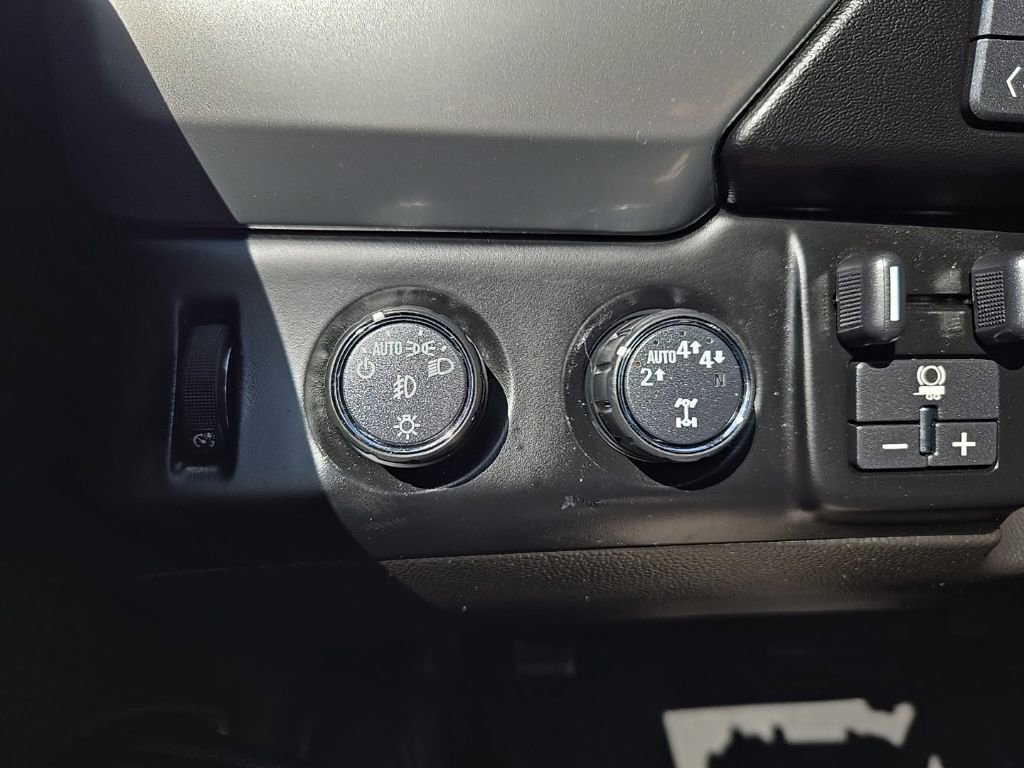 Used 2018 Chevrolet Tahoe Premier image 24