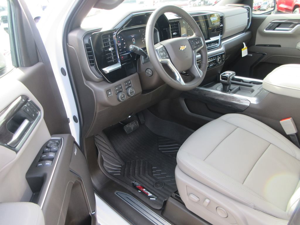 New 2026 Chevrolet Silverado 1500 LTZ w/ LTZ Premium Package image 15