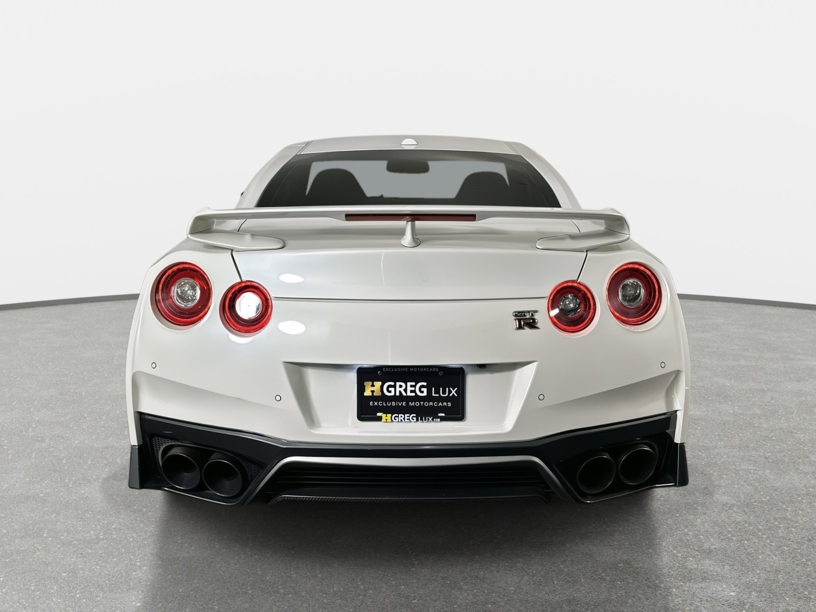 Used 2018 Nissan GT-R Premium image 7