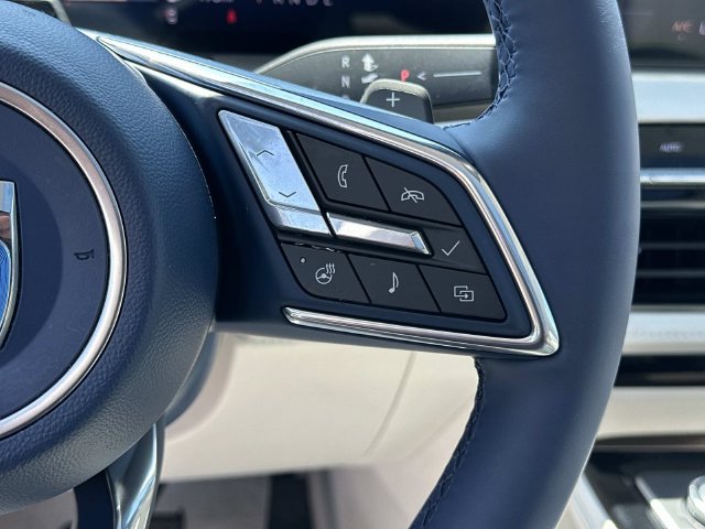 Used 2025 Buick Enclave Avenir w/ Super Cruise Package FWD image 26