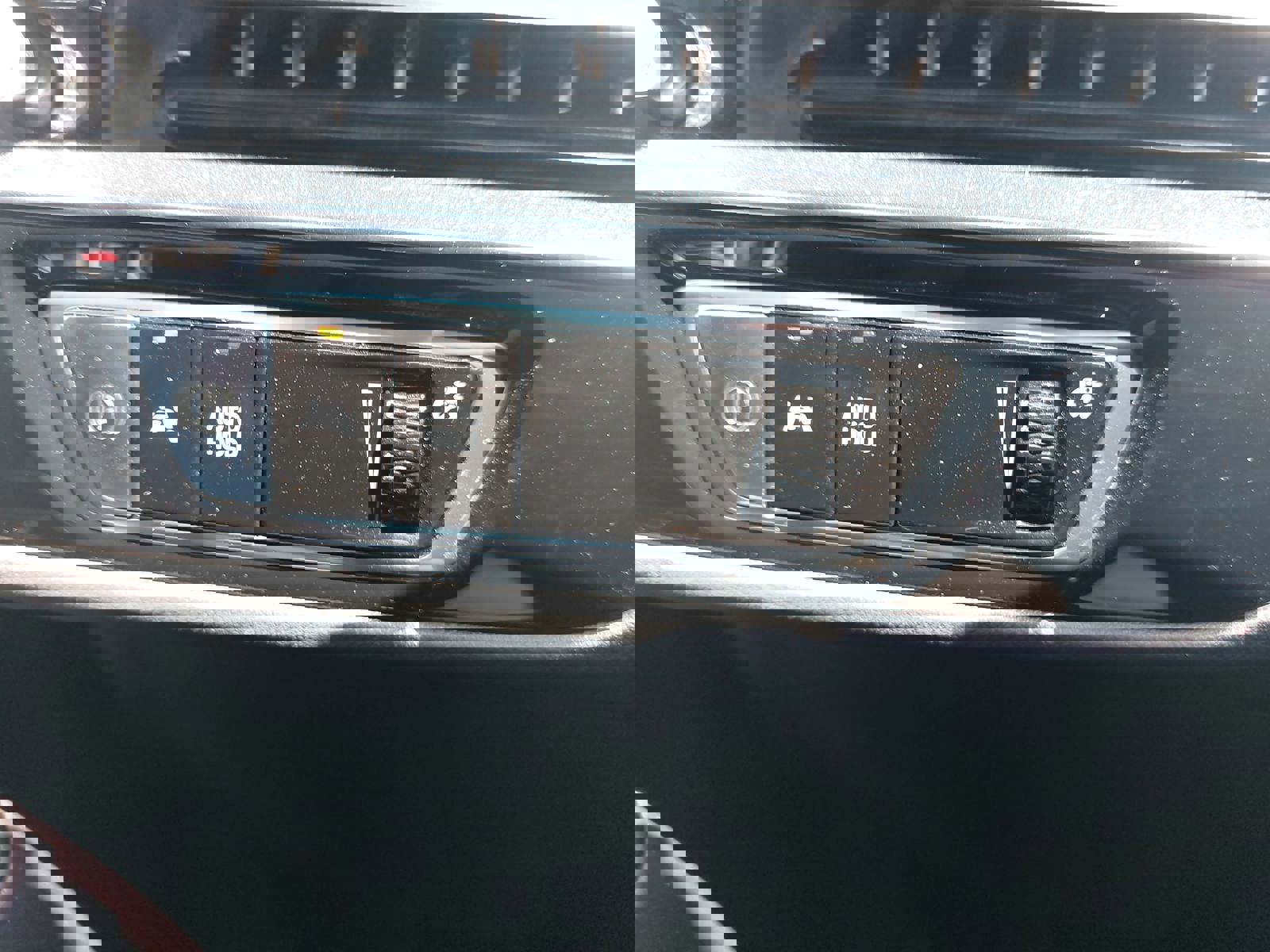 Used 2024 Cadillac Lyriq Tech w/ Driver Assist Package image 28