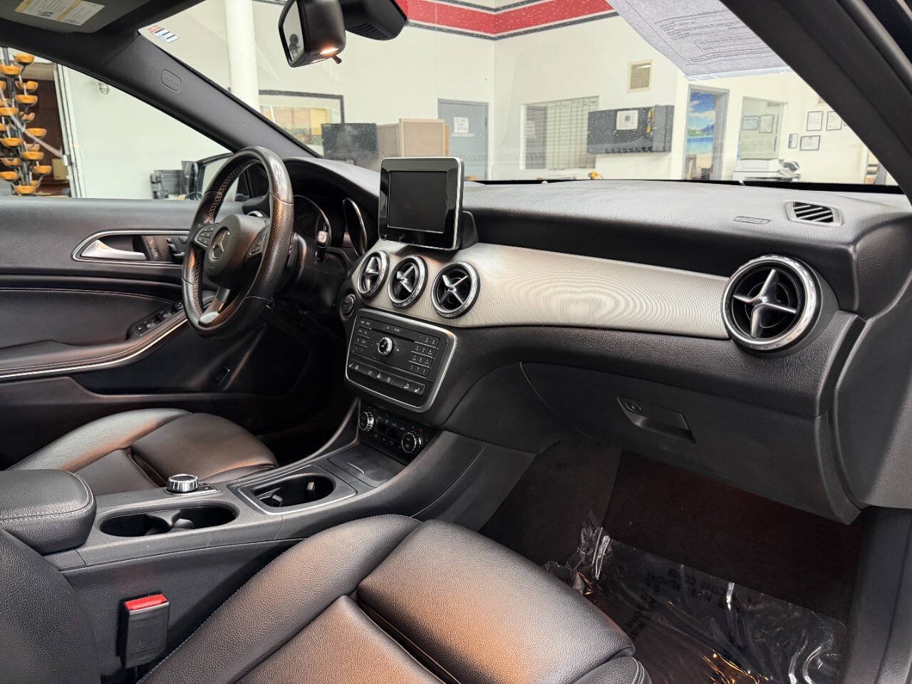 Used 2017 Mercedes-Benz GLA 250 4MATIC image 18