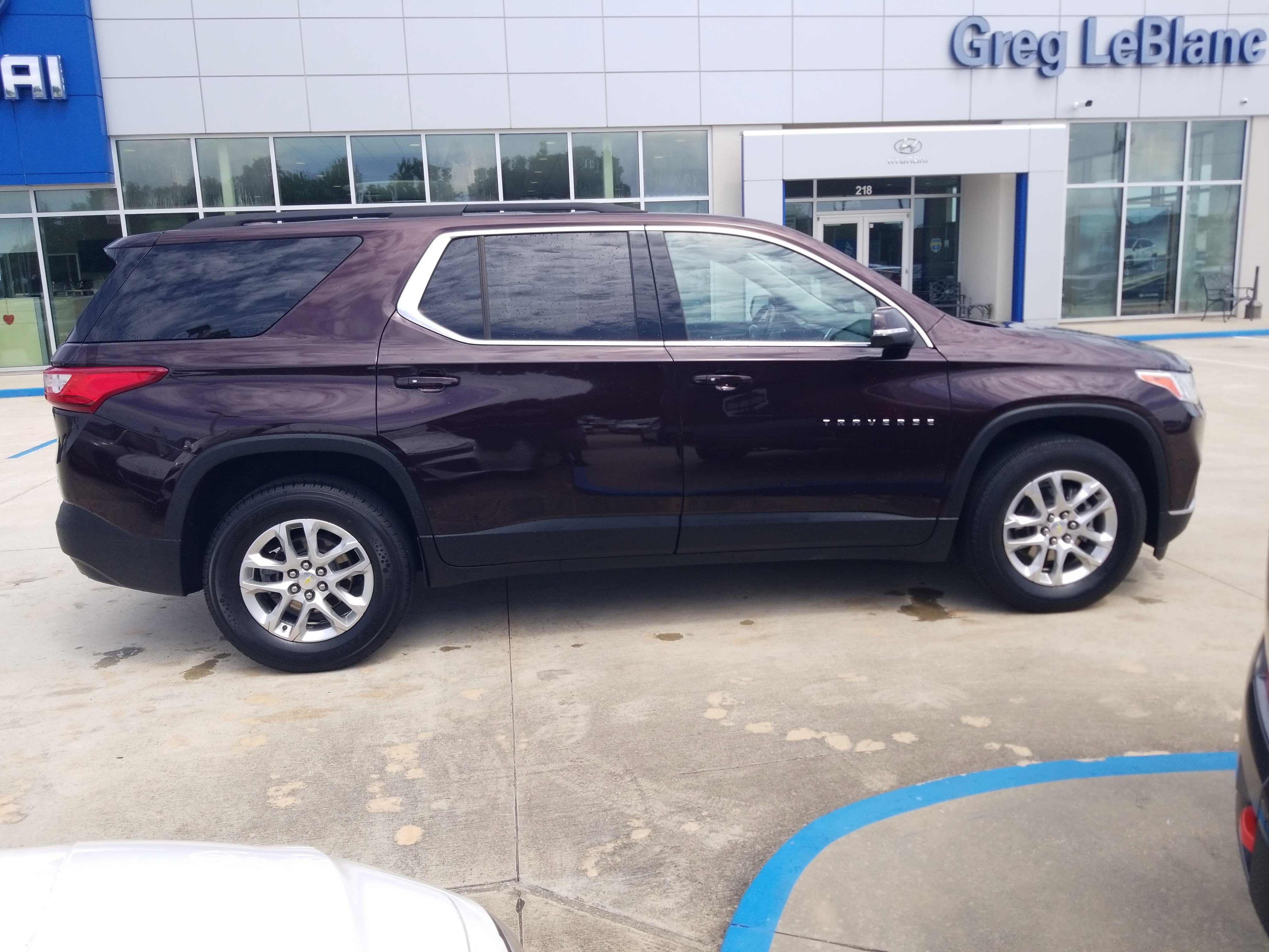 Used 2021 Chevrolet Traverse LT image 8