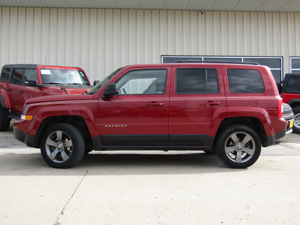 Used 2015 Jeep Patriot High Altitude AWD/4WD image 11