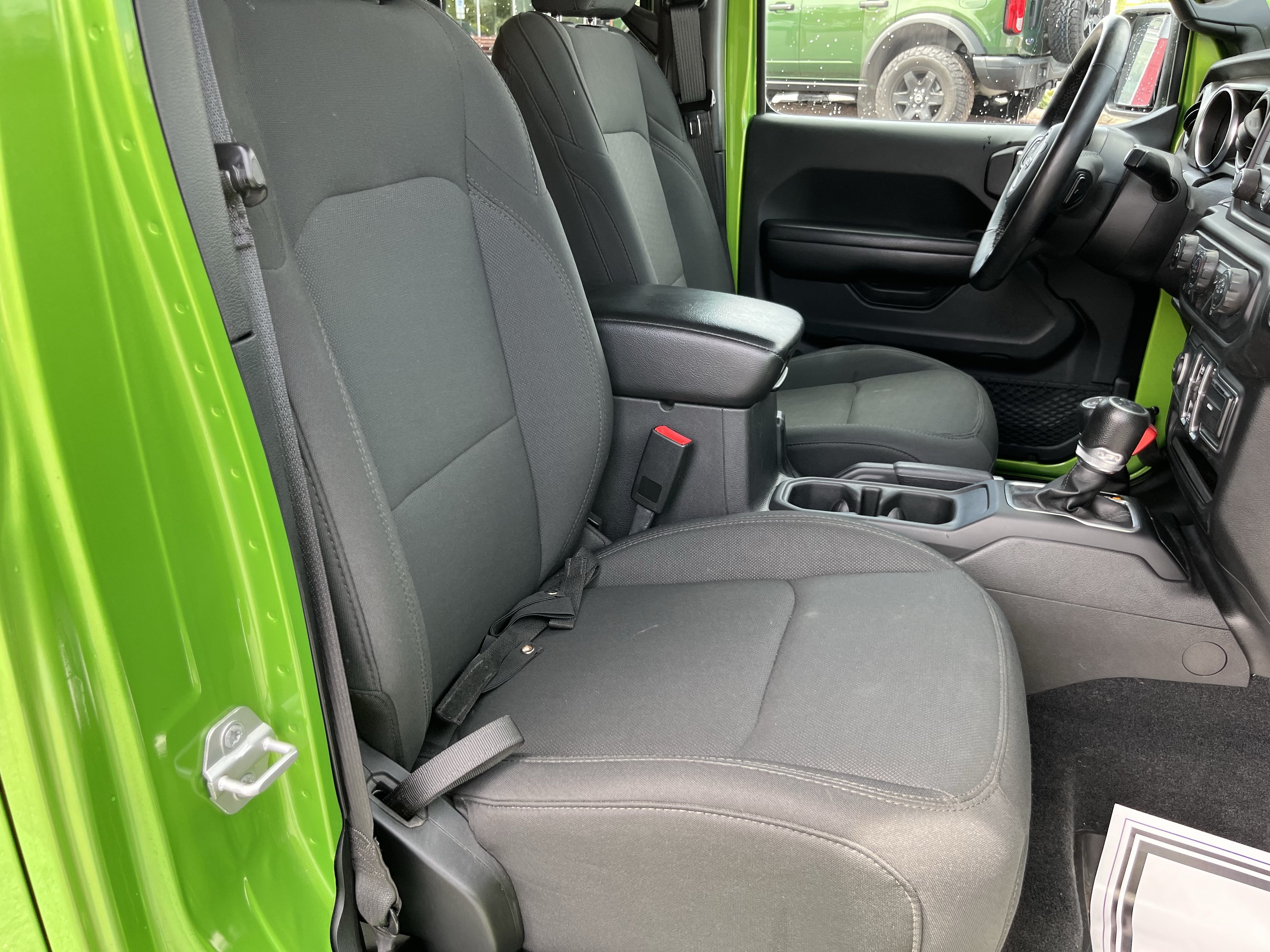 Used 2018 Jeep Wrangler Unlimited Sport S AWD/4WD image 3