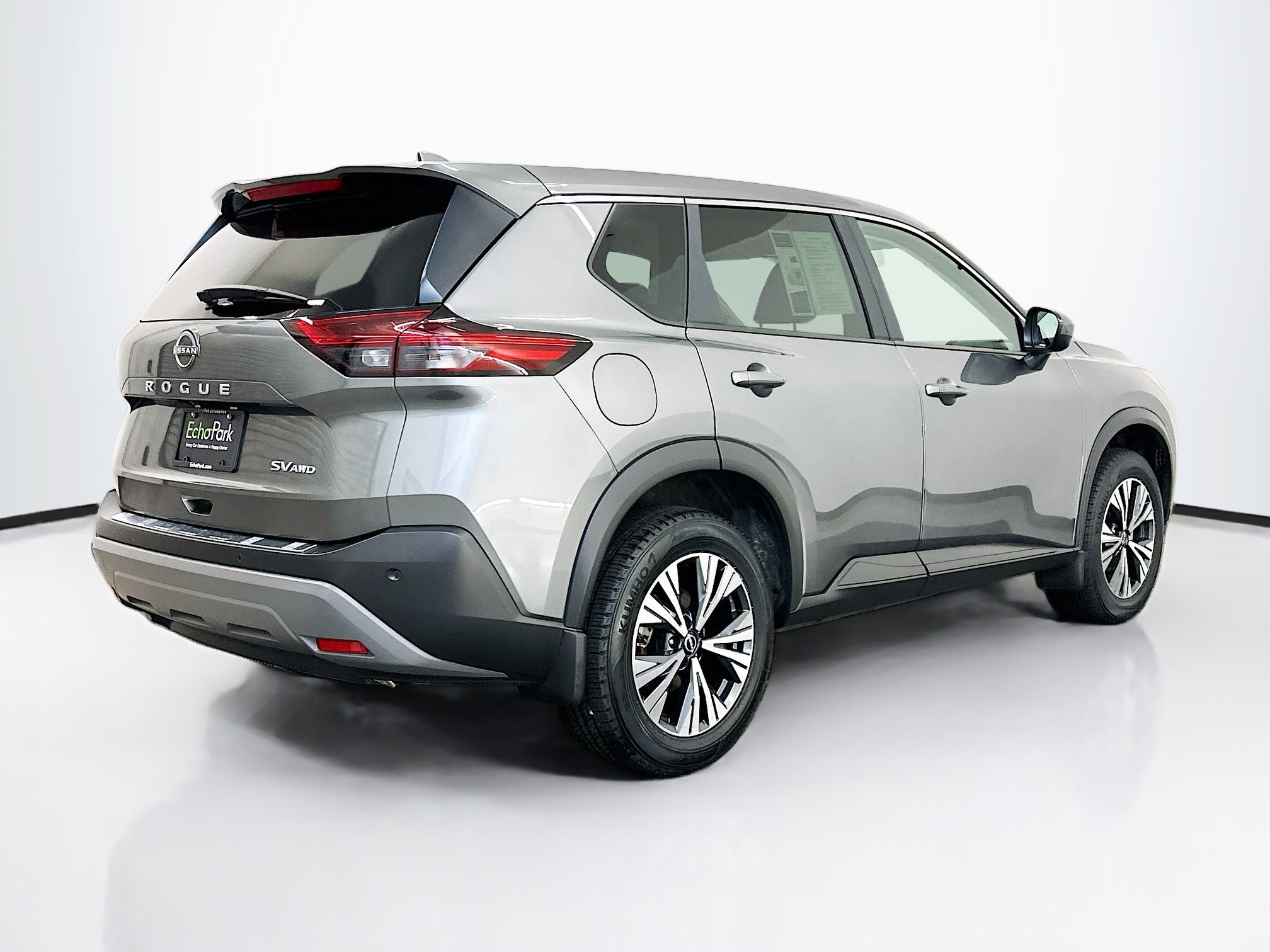 Used 2023 Nissan Rogue SV image 9