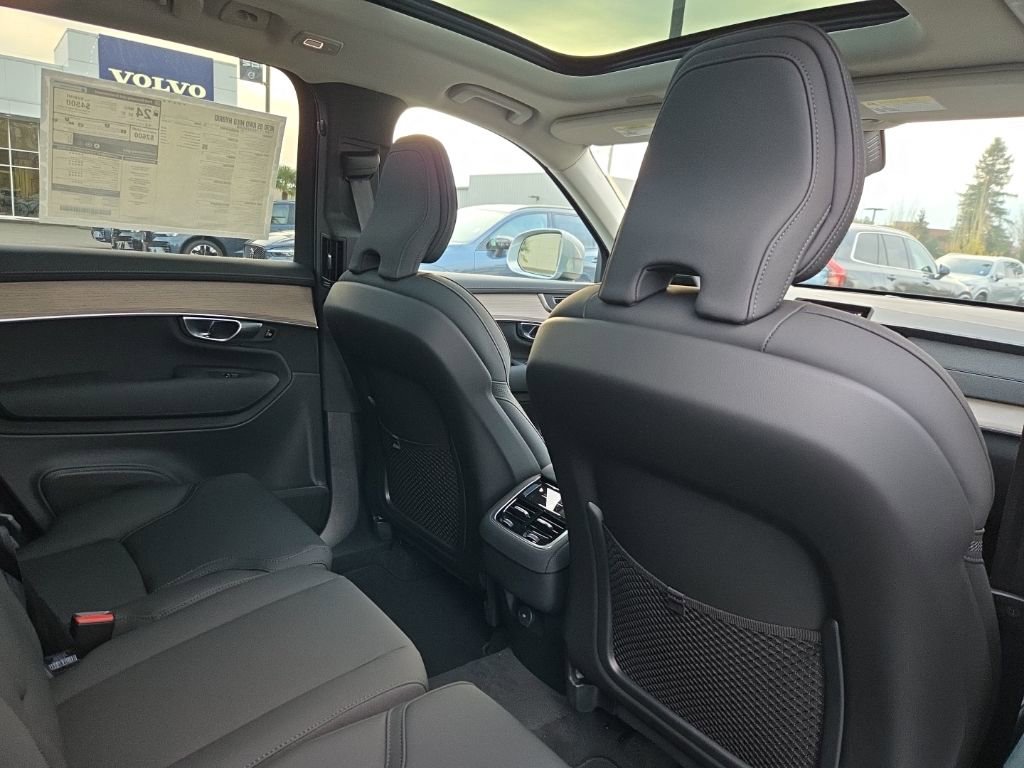 New 2026 Volvo XC90 B5 Core w/ Protection Package Premier AWD/4WD image 8