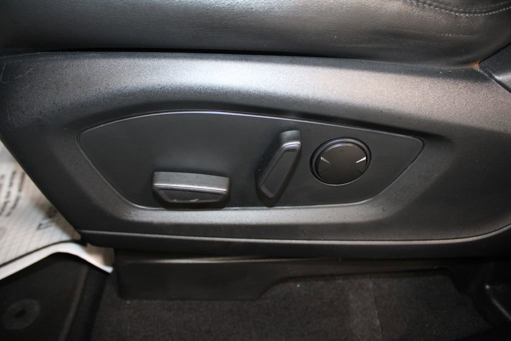 Used 2022 Ford Explorer XLT w/ Equipment Group 202A image 24