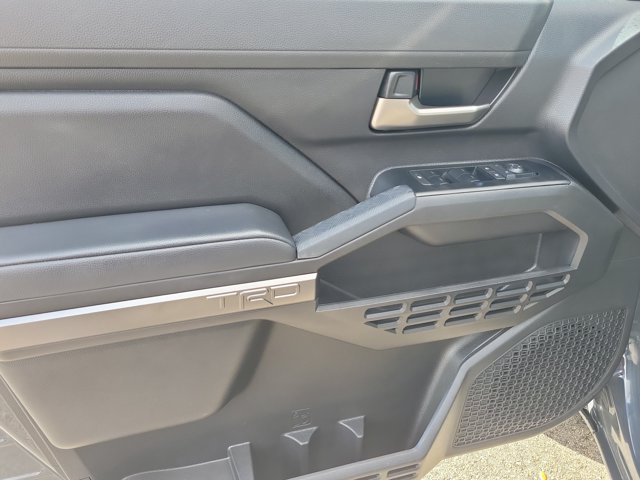 Used 2025 Toyota Tacoma Limited AWD/4WD image 19