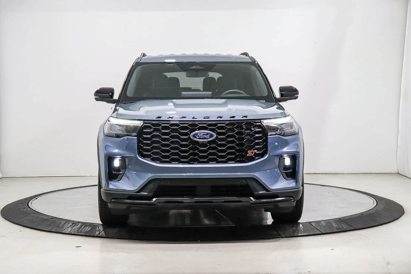 Used 2025 Ford Explorer ST RWD image 6