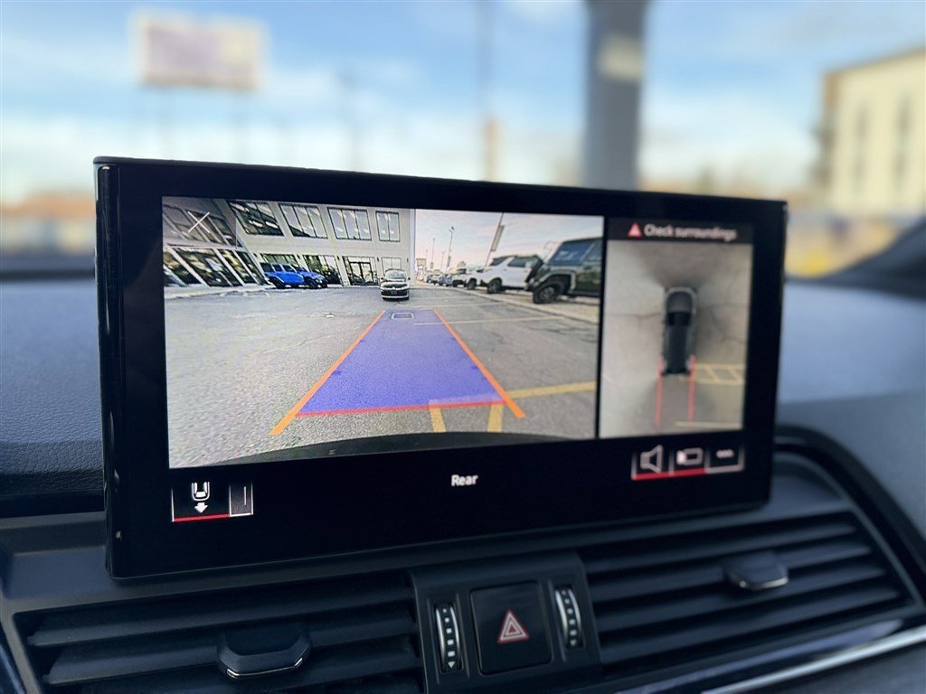 Used 2022 Audi Q5 e Premium Plus w/ Premium Plus Package image 30