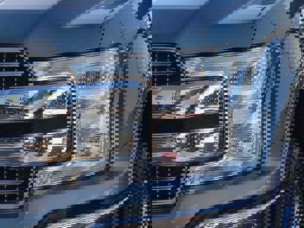 Used 2020 Ford F150 Lariat w/ Equipment Group 502A Luxury image 6