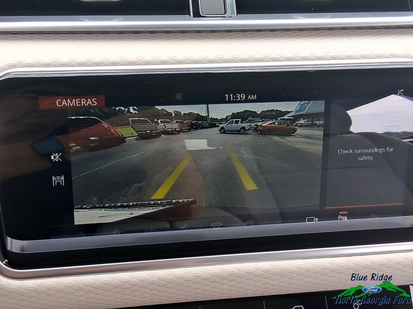 Used 2020 Land Rover Range Rover Velar S image 22