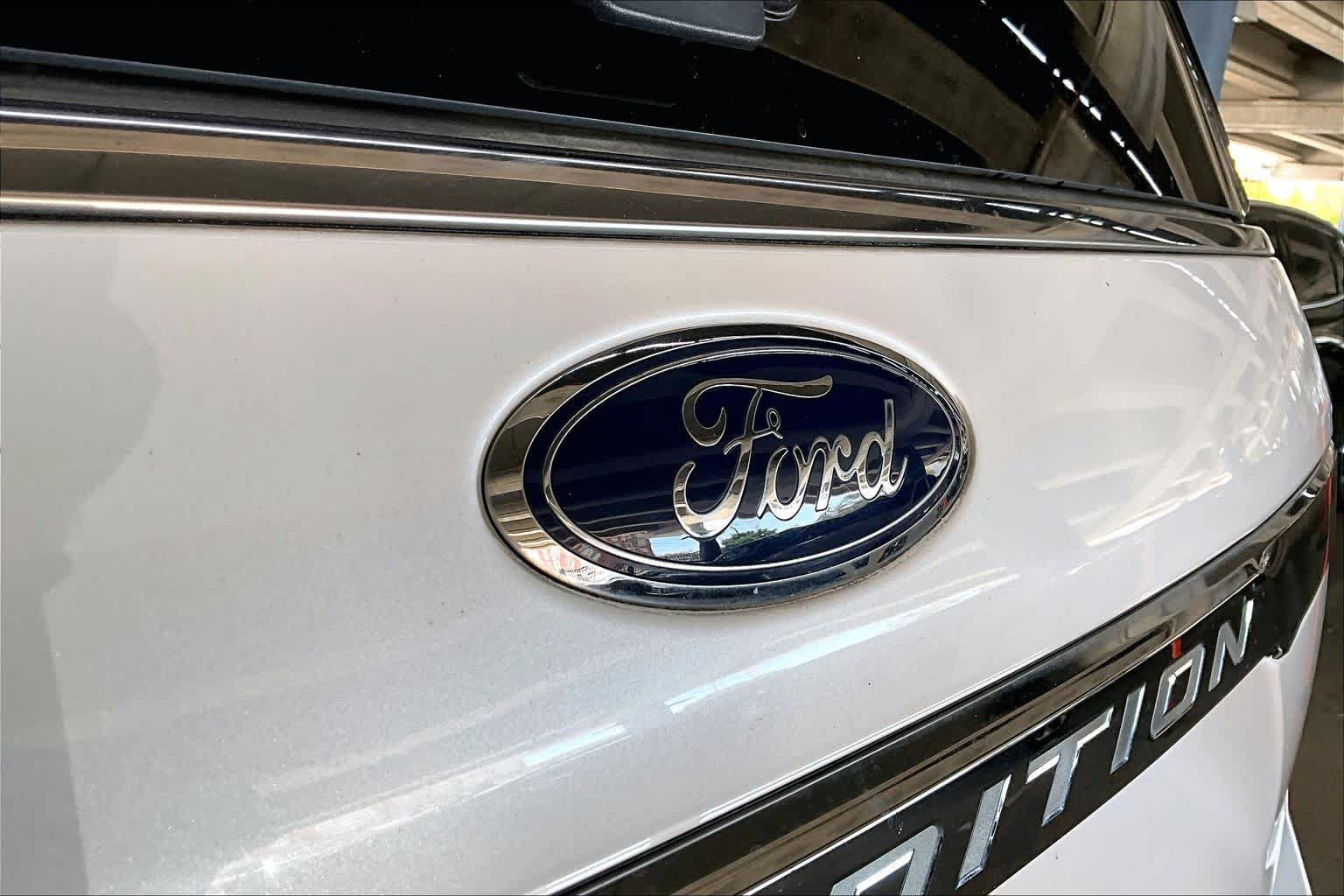 Used 2019 Ford Expedition Limited w/ Equipment Group 302A RWD image 30