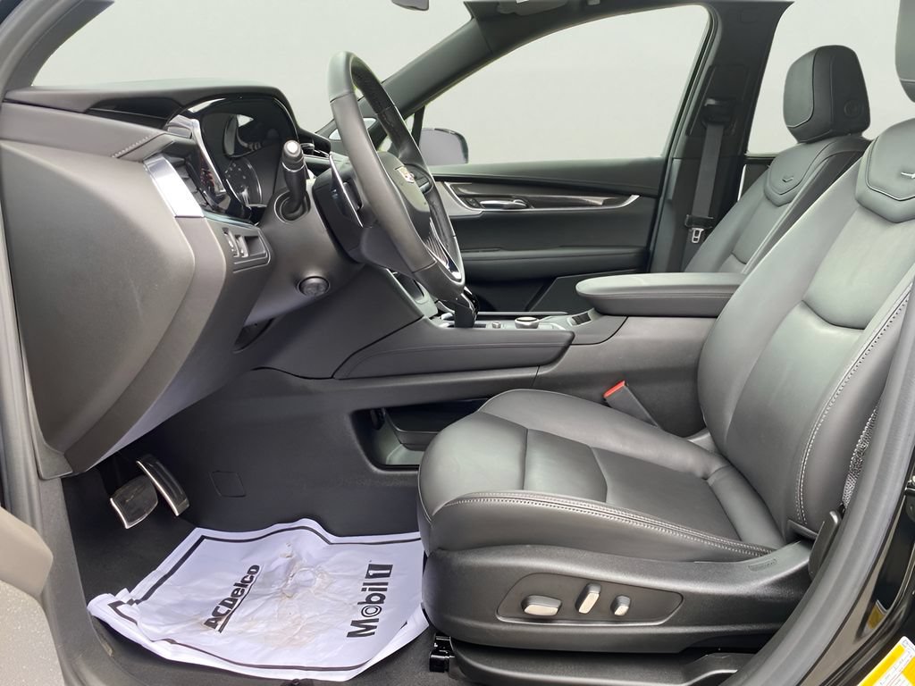 Certified 2025 Cadillac XT6 Sport w/ LPO, Floor Liner Package AWD/4WD image 15