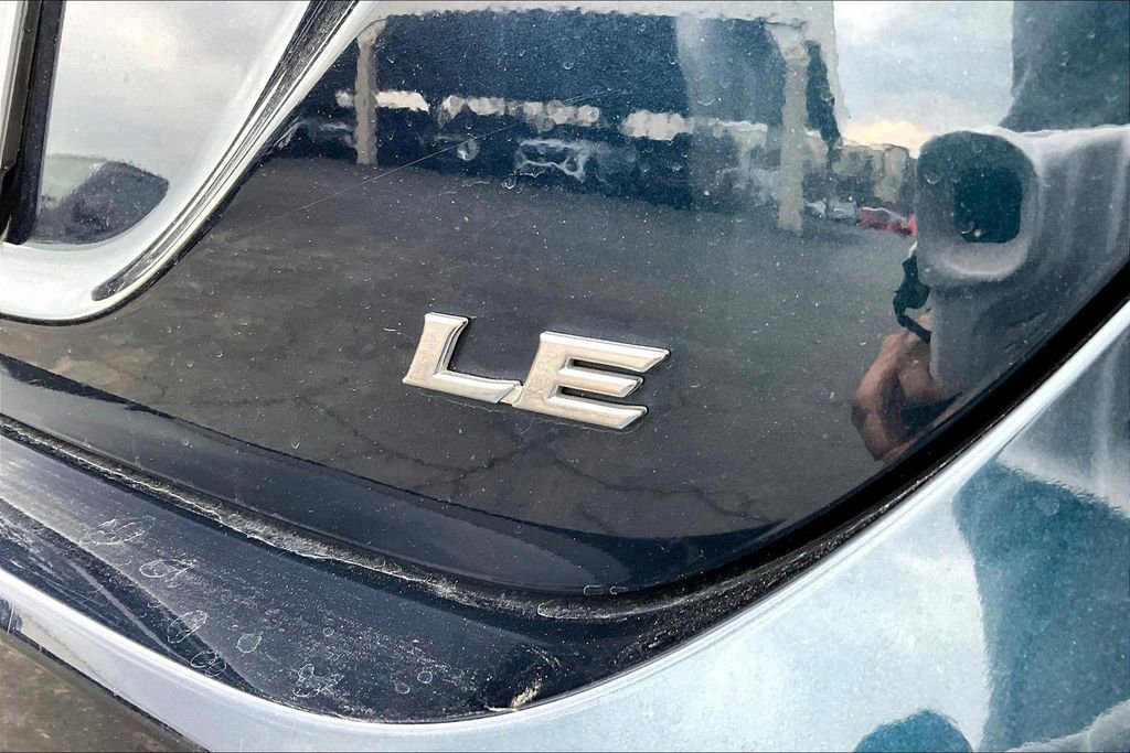Used 2019 Toyota Camry LE image 24