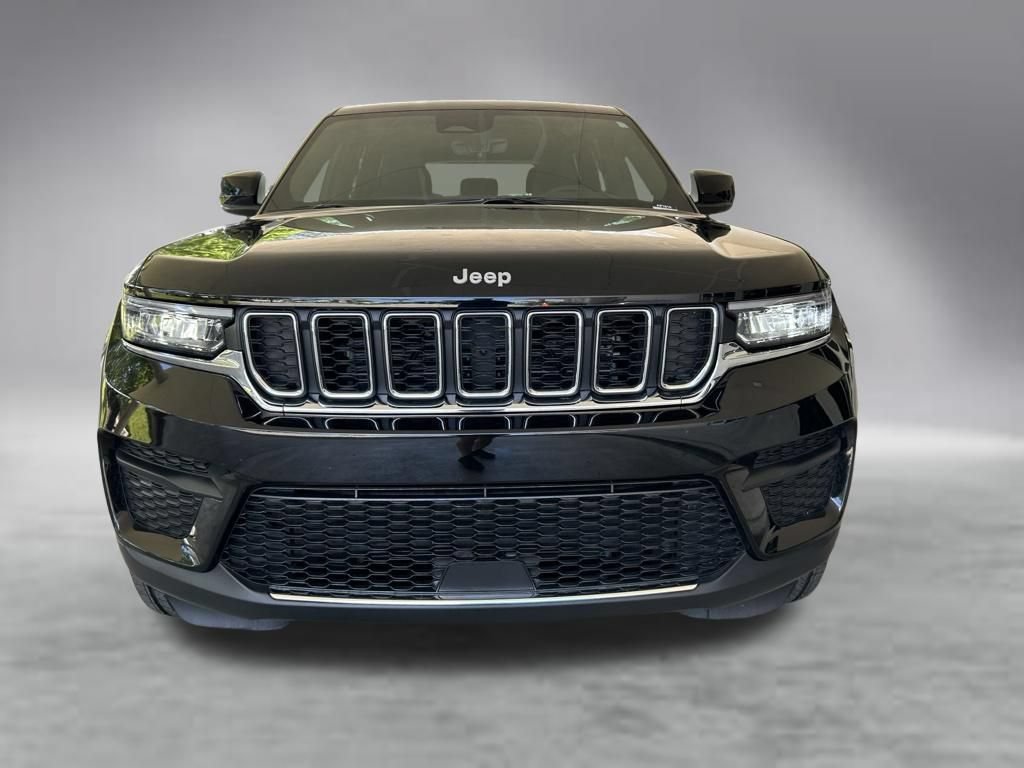Used 2025 Jeep Grand Cherokee Laredo AWD/4WD image 12