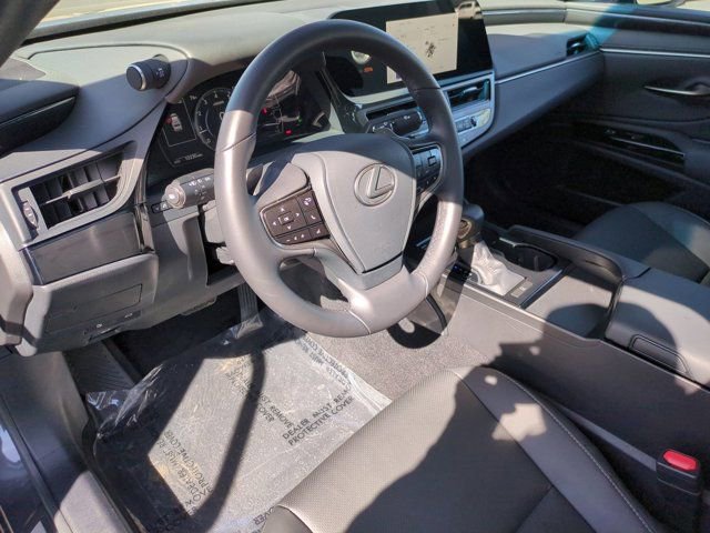 Used 2025 Lexus ES 350 w/ Accessory Package (Z2) image 13